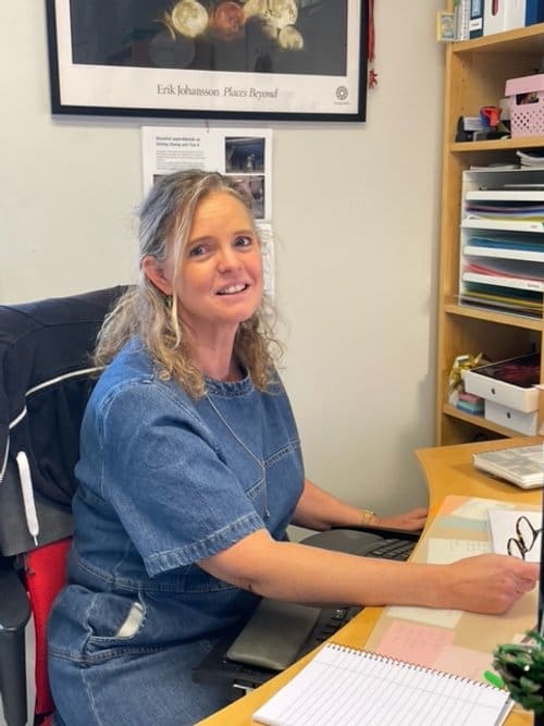 Crona sköter skolans löner: ”Tryggt och säkert”